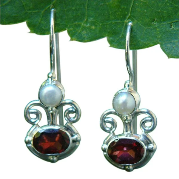 Handmade Silver 'Sunrise Spirit' Garnet and Pearl Earrings (Indonesia)