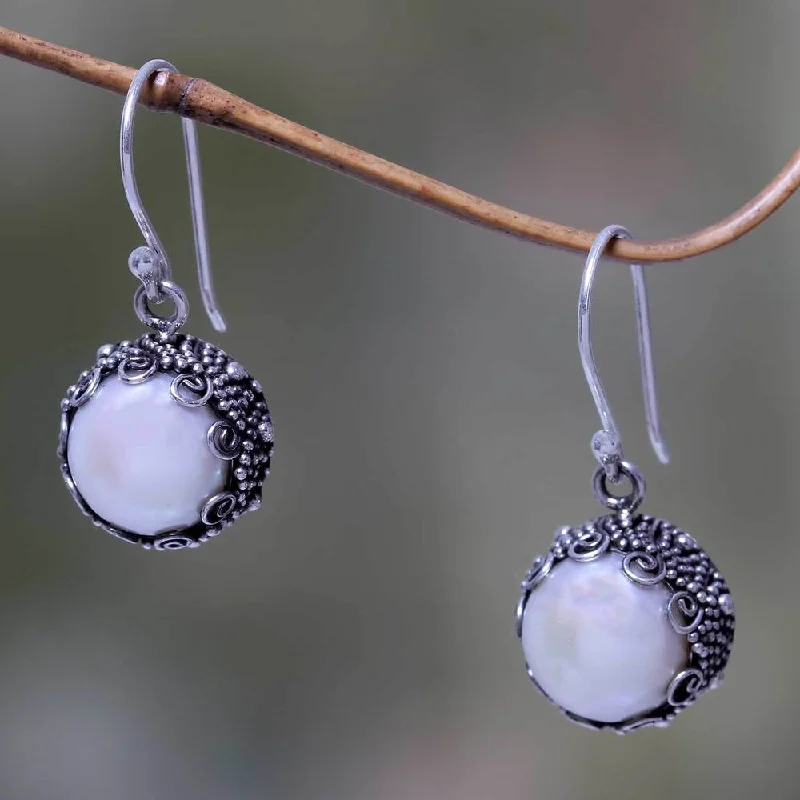 Handmade Sterling Silver 'Sanur Moon' Pearl Earrings (10 mm) (Indonesia)