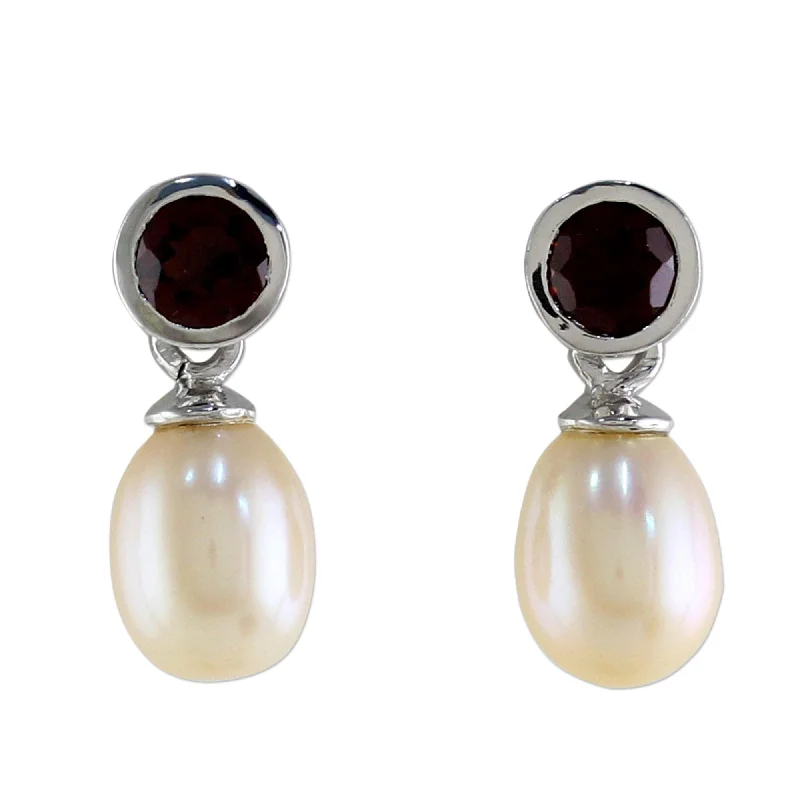 Sterling Silver 'Glowing' Garnet and Pearl Earrings (9 mm) (Thailand)